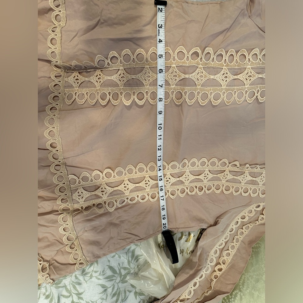 Beautiful Dress with Belt - Picture 13 of 14